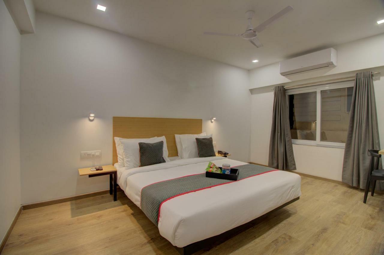 Townhouse Oak Kopar Khairane Navi Mumbai Formerly Ivy Hotel المظهر الخارجي الصورة