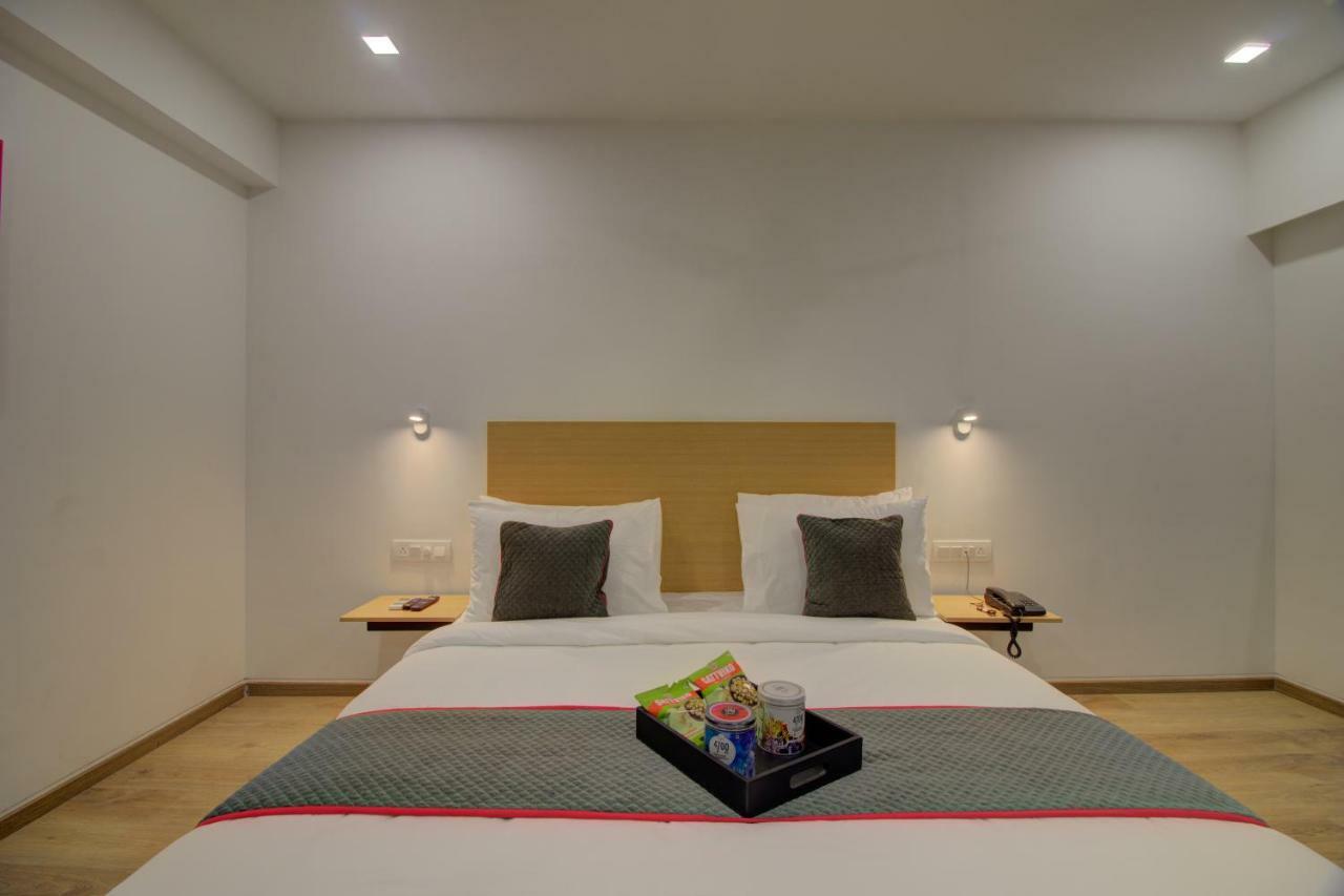 Townhouse Oak Kopar Khairane Navi Mumbai Formerly Ivy Hotel المظهر الخارجي الصورة