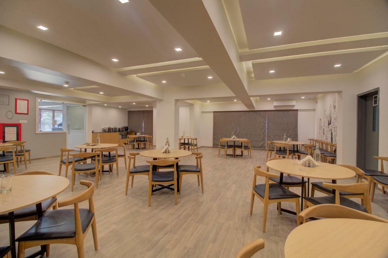 Townhouse Oak Kopar Khairane Navi Mumbai Formerly Ivy Hotel المظهر الخارجي الصورة